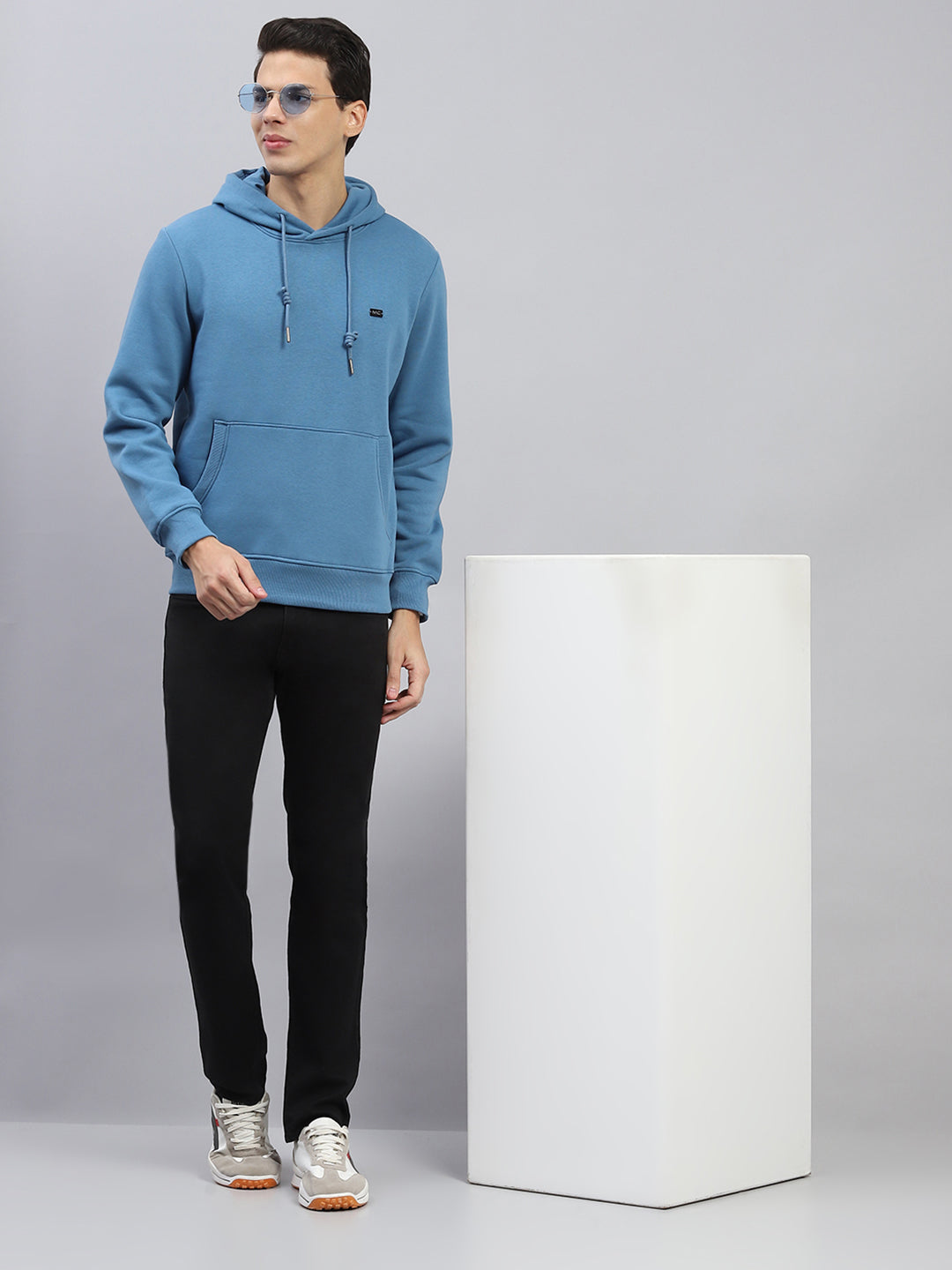 Men Blue Solid Hooded Full Sleeve Sweatshirt