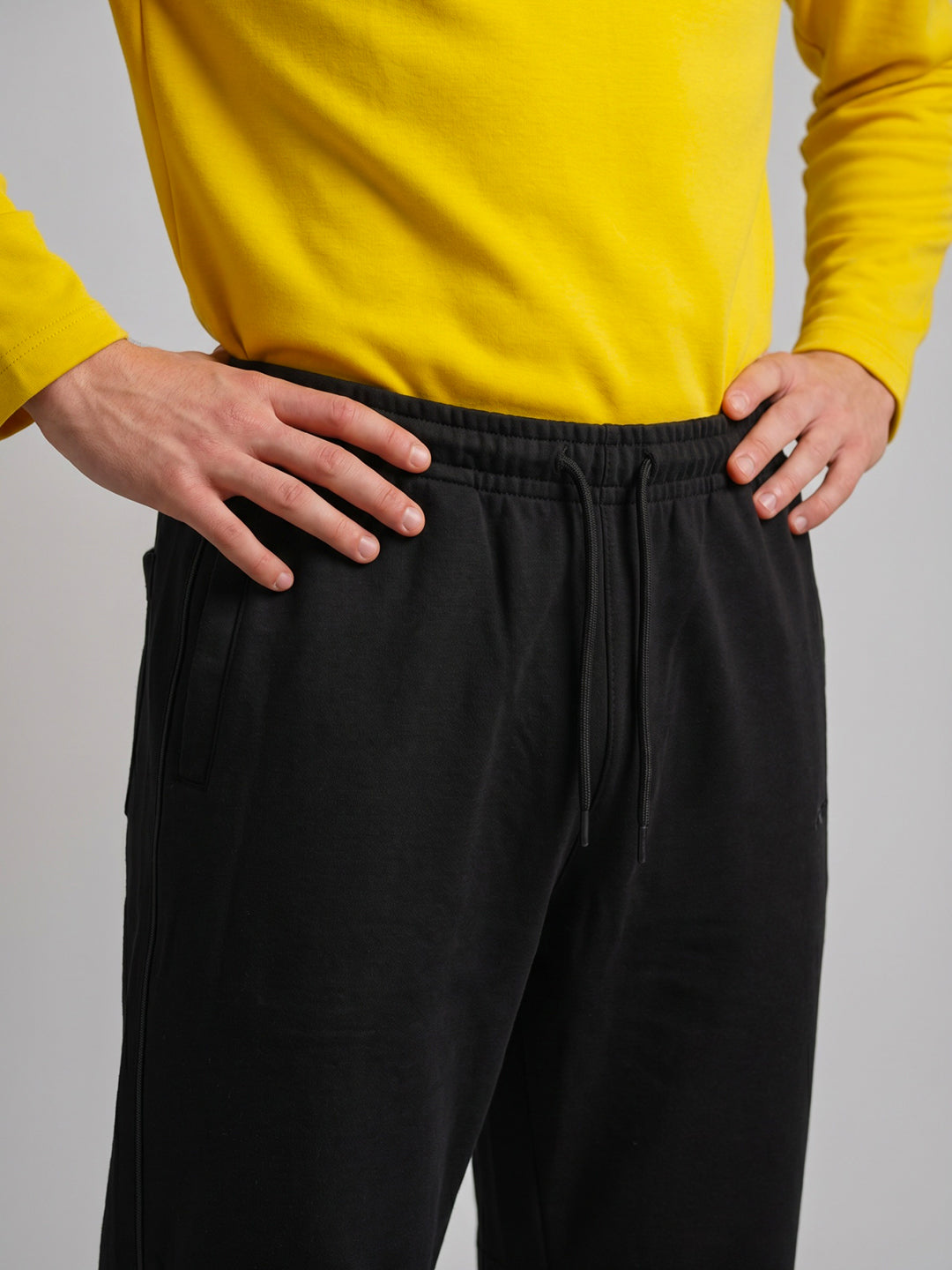 Men Black Solid Regular Fit Lower