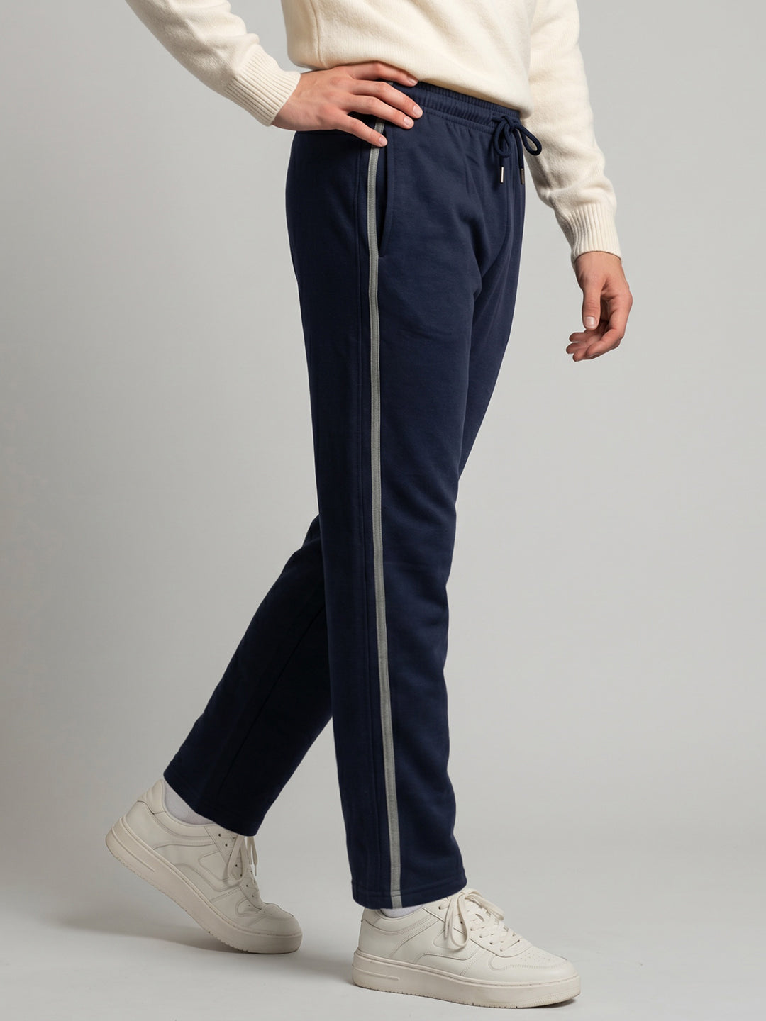 Men Blue Solid Regular Fit Winter Lower