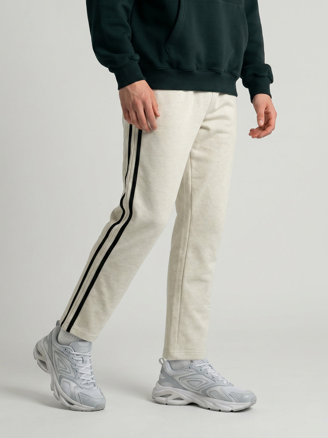 Men Beige Solid Regular Fit Winter Lower