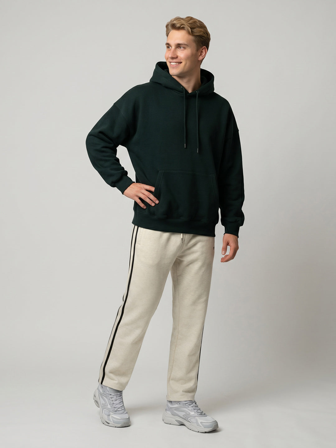 Men Beige Solid Regular Fit Winter Lower