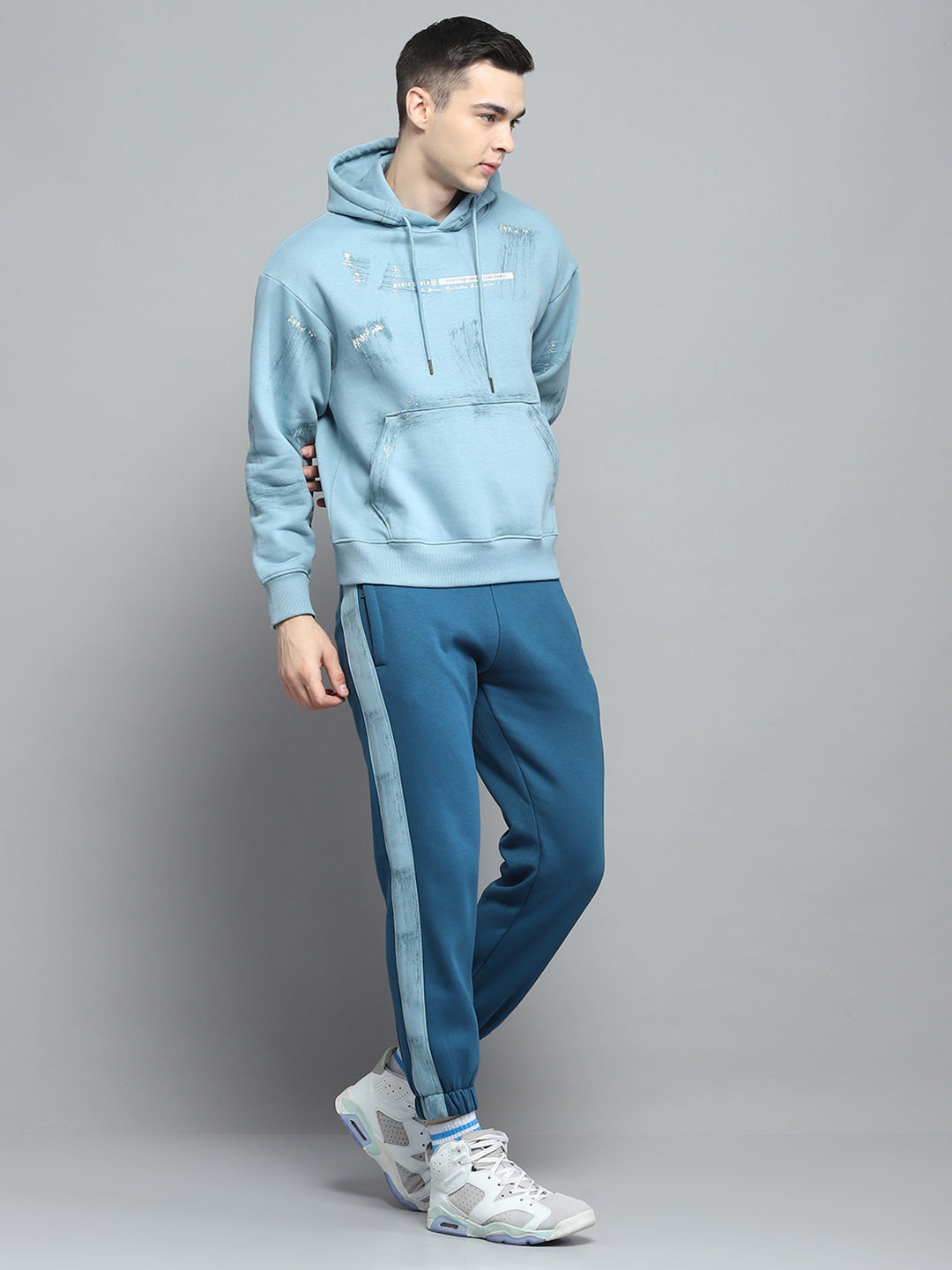 Men Blue & Teal Blue Printed Hooded Full Sleeve Winter Tracksuit