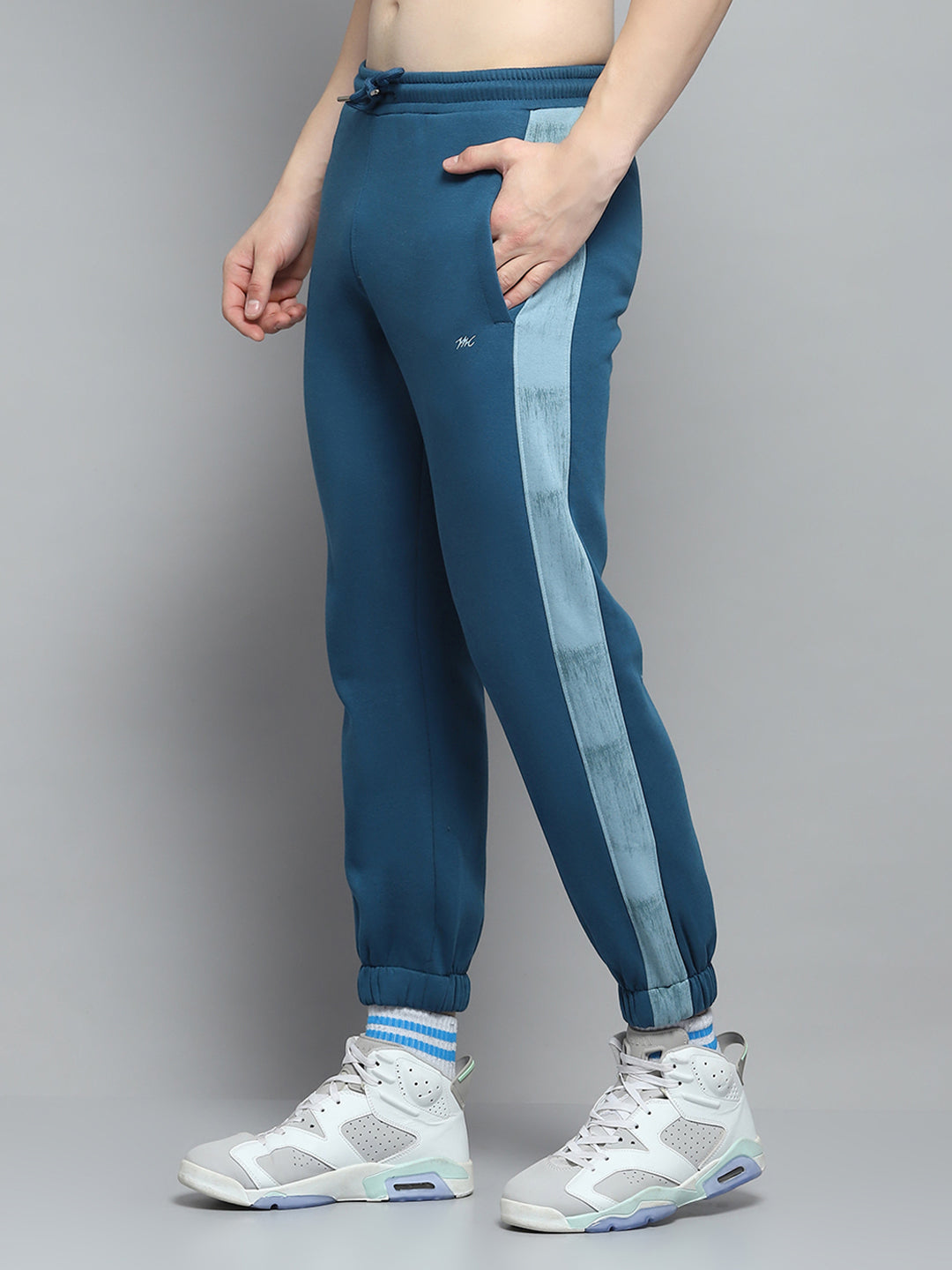 Men Blue & Teal Blue Printed Hooded Full Sleeve Winter Tracksuit