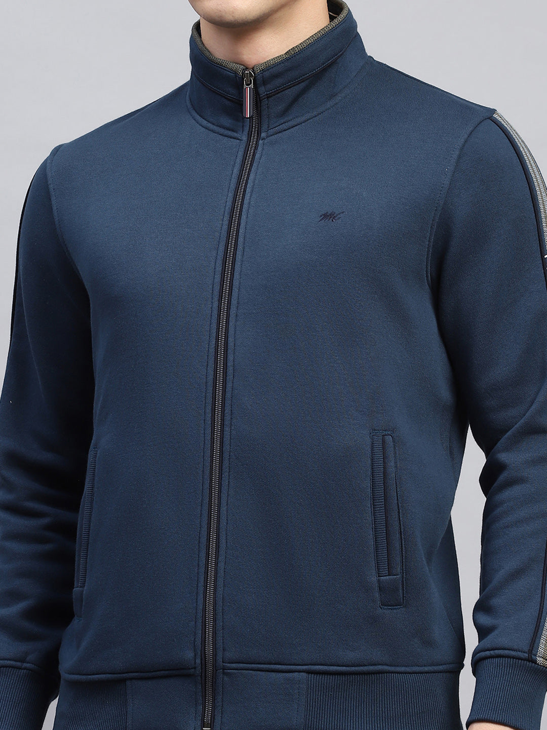 Men Navy Blue Solid Mock Neck Full Sleeve Winter Tracksuit