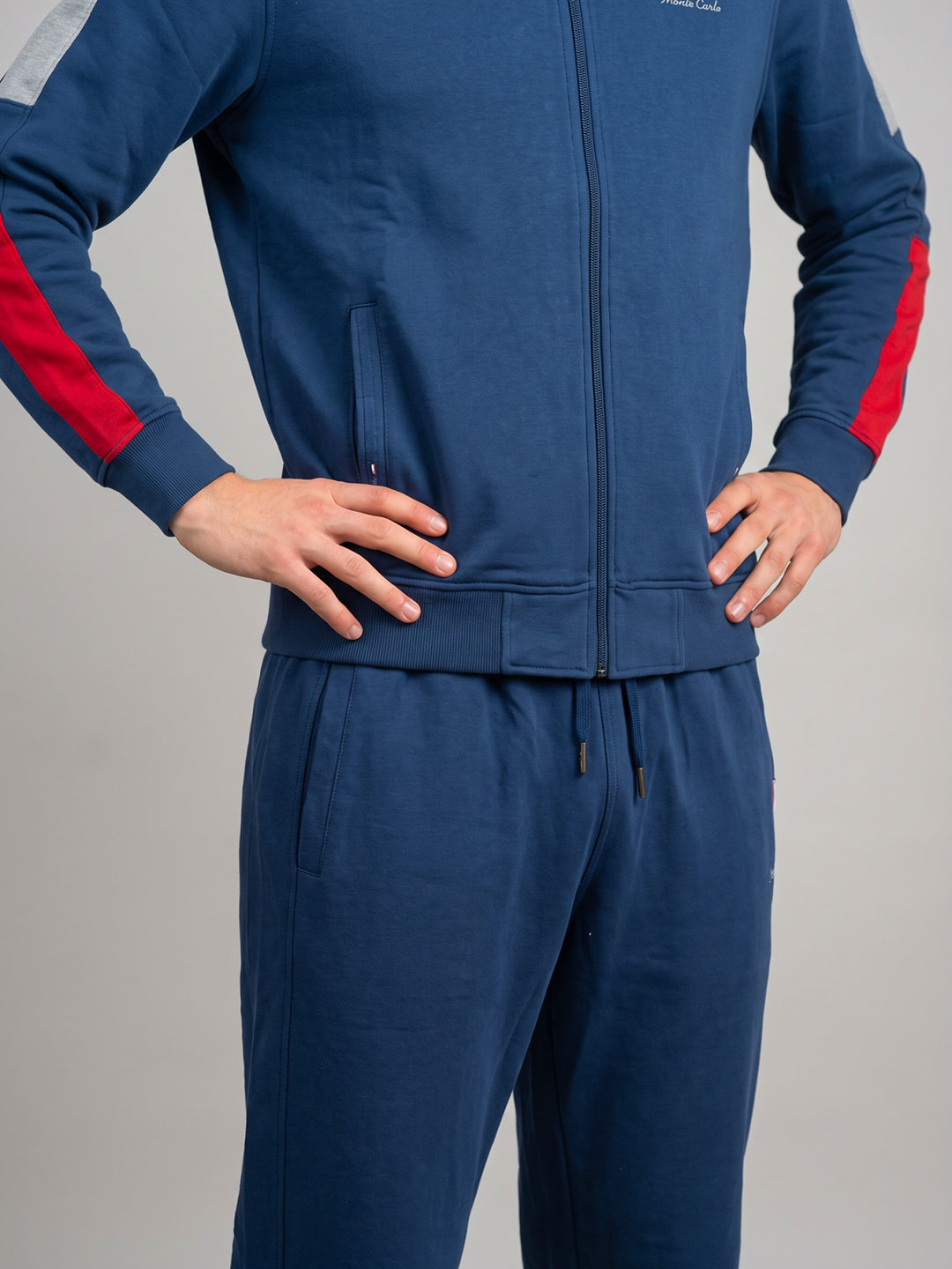 Men Blue Solid Collar Full Sleeve Winter Tracksuit