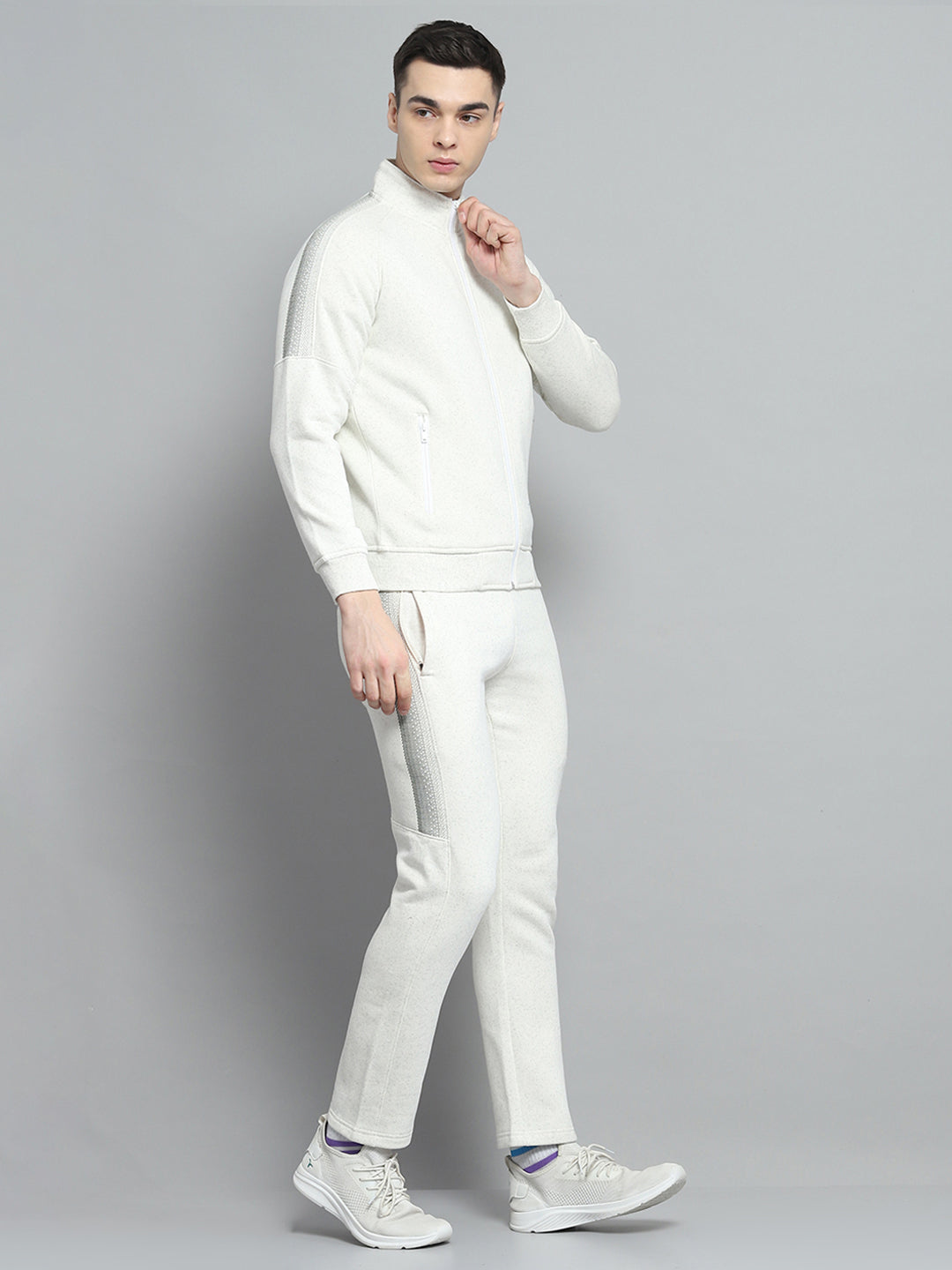 Men Olive & White Printed Mock Neck Full Sleeve Winter Tracksuit