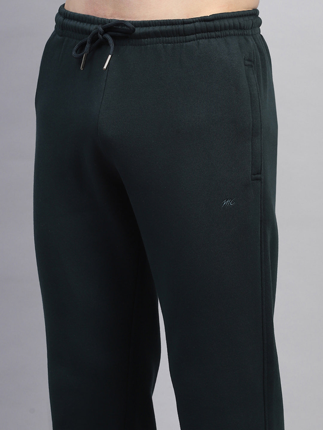 Men Green Solid Mock Neck Full Sleeve Winter Tracksuit