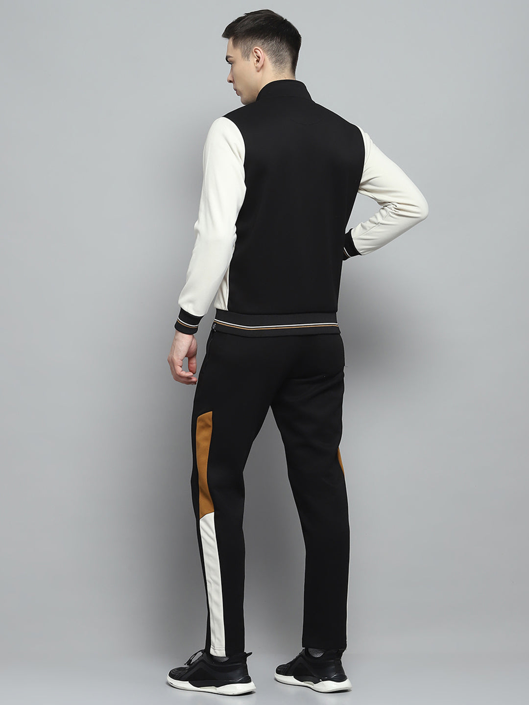 Men Black & White Printed Mock Neck Full Sleeve Winter Tracksuit