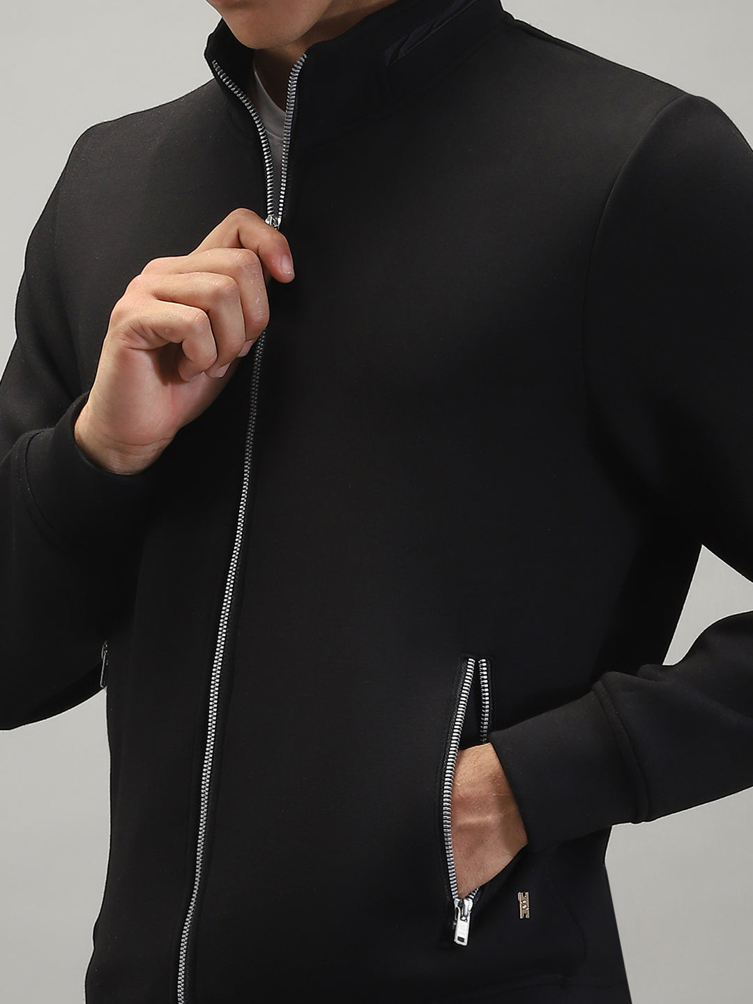 Men Black Solid Mock Neck Full Sleeve Winter Tracksuit