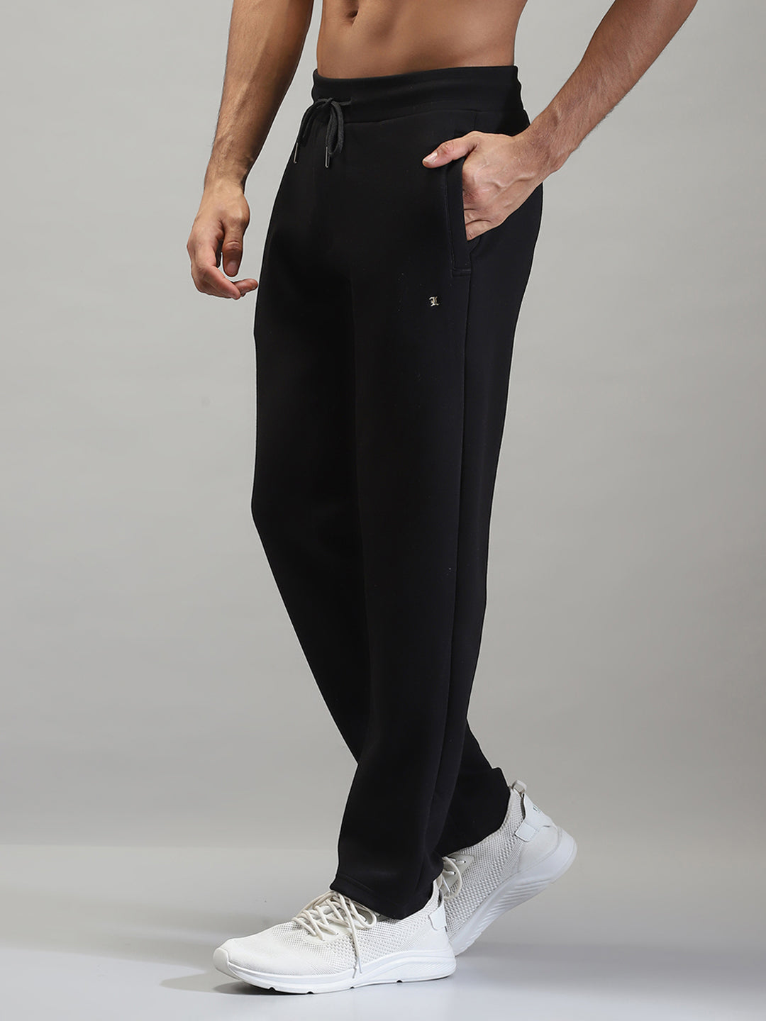 Men Black Solid Mock Neck Full Sleeve Winter Tracksuit