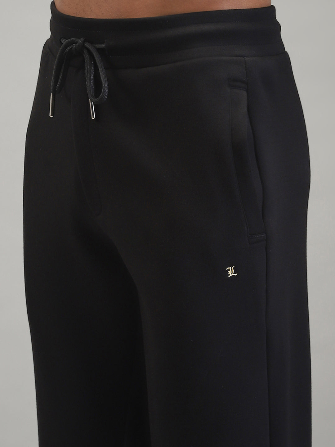 Men Black Solid Mock Neck Full Sleeve Winter Tracksuit