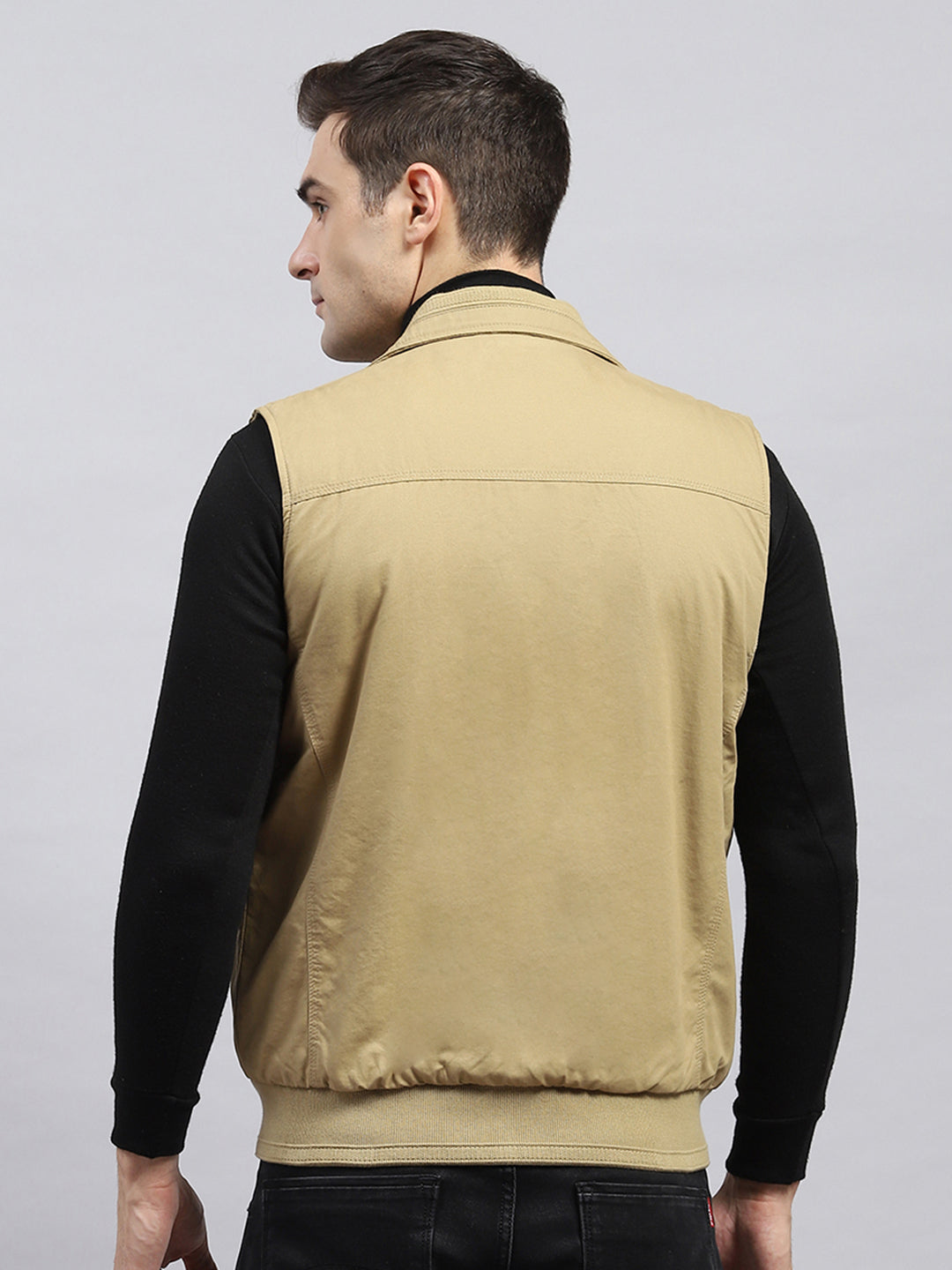 Men Khaki Solid Collar Sleeveless Jacket
