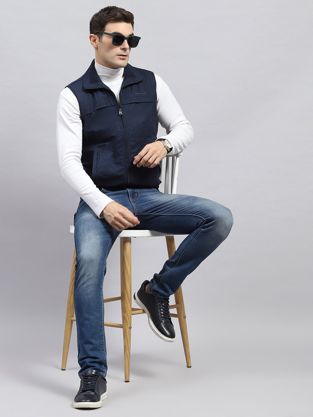 Men Navy Blue Solid Collar Sleeveless Jacket