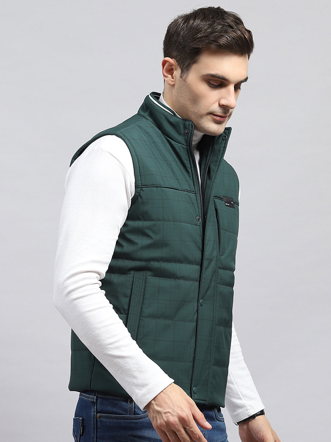 Men Green Solid Mock Neck Sleeveless Jacket