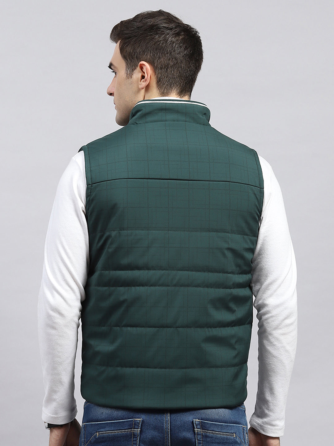 Men Green Solid Mock Neck Sleeveless Jacket