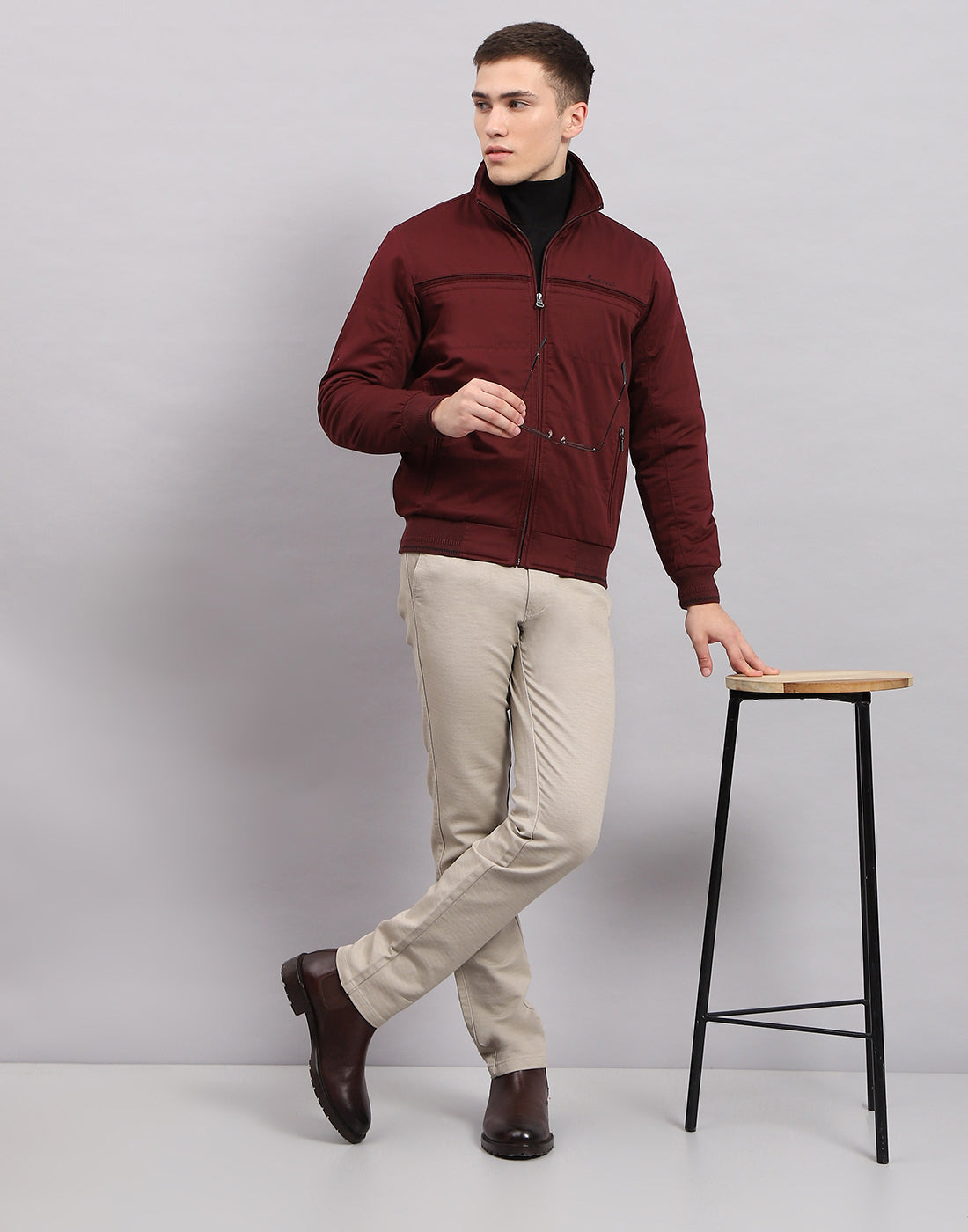Men Maroon Solid Collar Full Sleeve Jacket