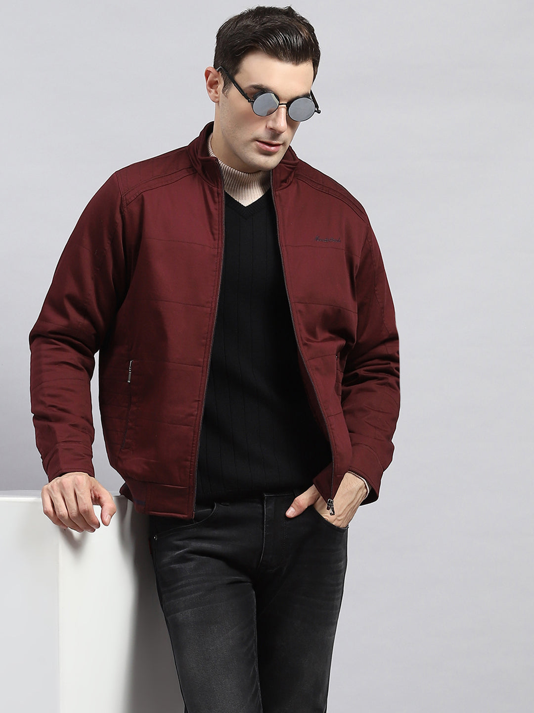 Men Maroon Solid Mock Neck Full Sleeve Jacket