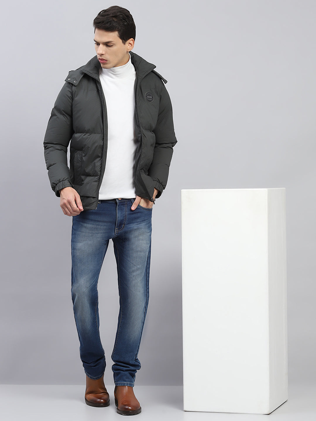 Men Green Solid Detachable Hood Full Sleeve Jacket