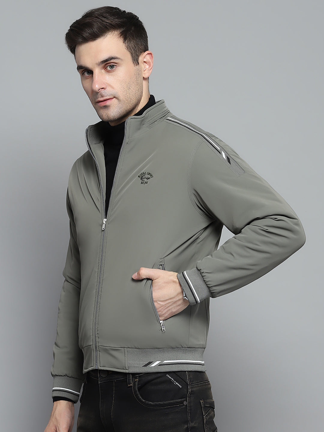 Men Green Solid Mock Neck Full Sleeve Jacket