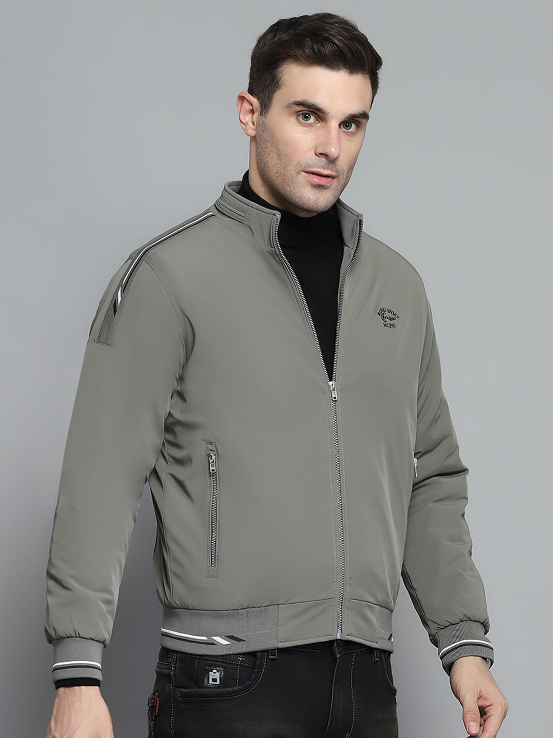 Men Green Solid Mock Neck Full Sleeve Jacket