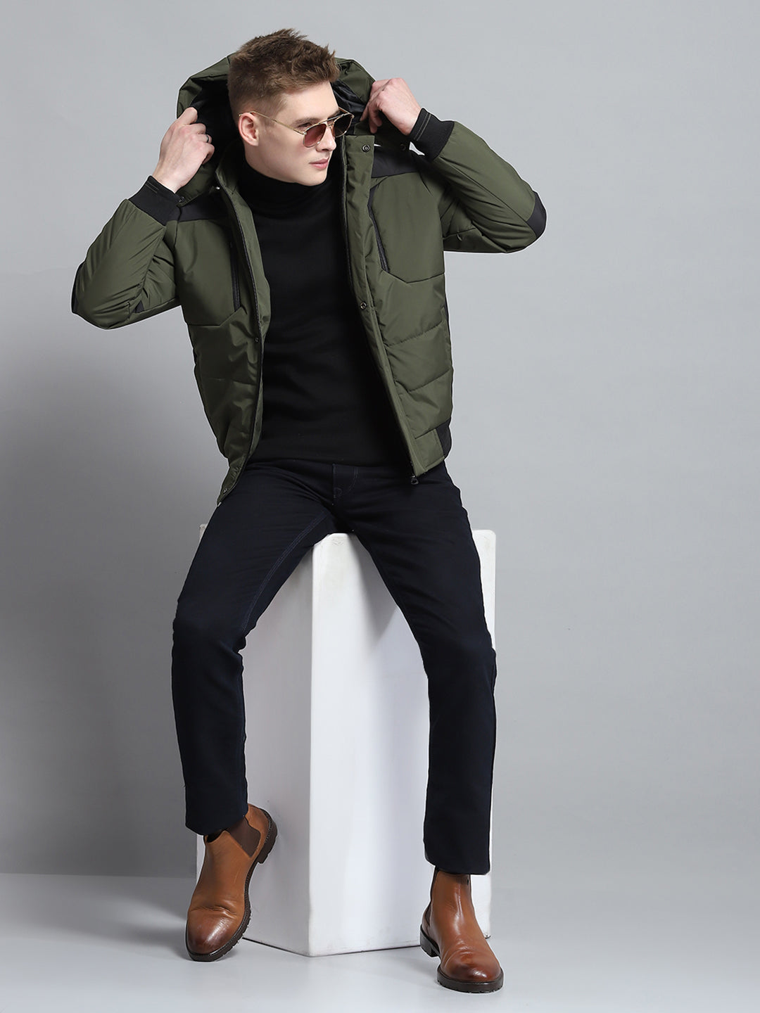 Men Olive Solid Detachable Hood Full Sleeve Jacket