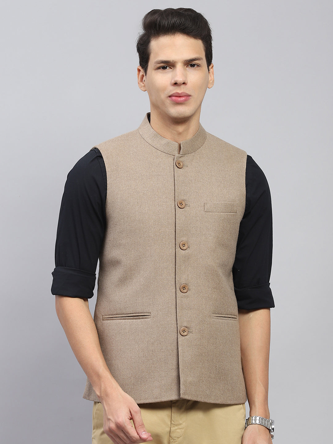 Men Beige Solid Mock Neck Sleeveless Jacket