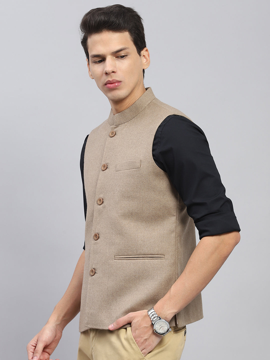 Men Beige Solid Mock Neck Sleeveless Jacket