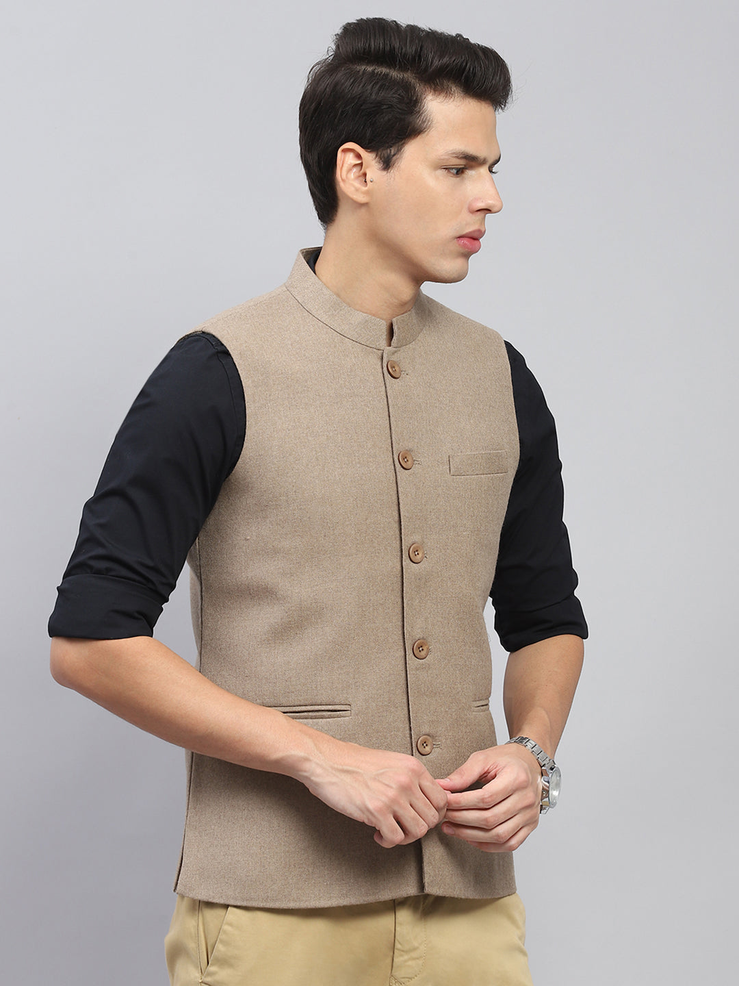 Men Beige Solid Mock Neck Sleeveless Jacket
