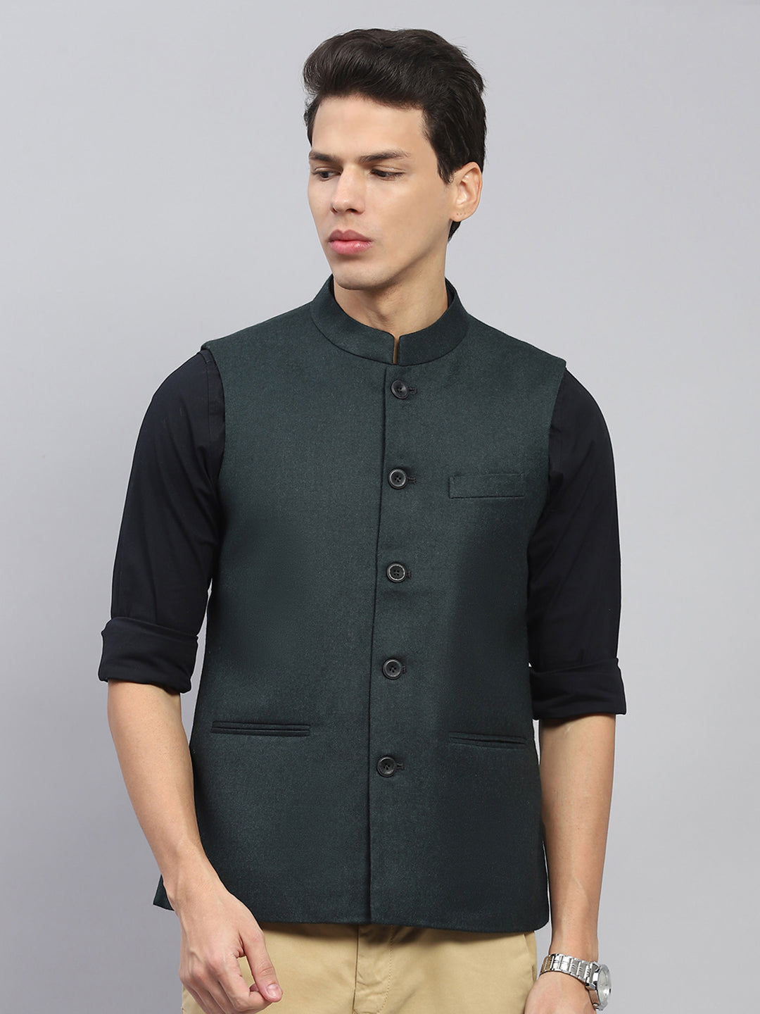 Men Green Solid Mock Neck Sleeveless Nehru Jacket