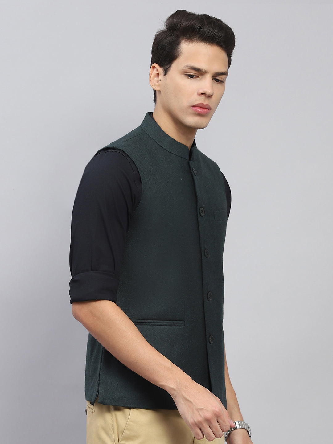 Men Green Solid Mock Neck Sleeveless Nehru Jacket
