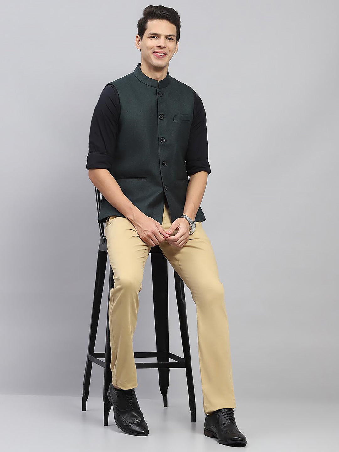 Men Green Solid Mock Neck Sleeveless Nehru Jacket