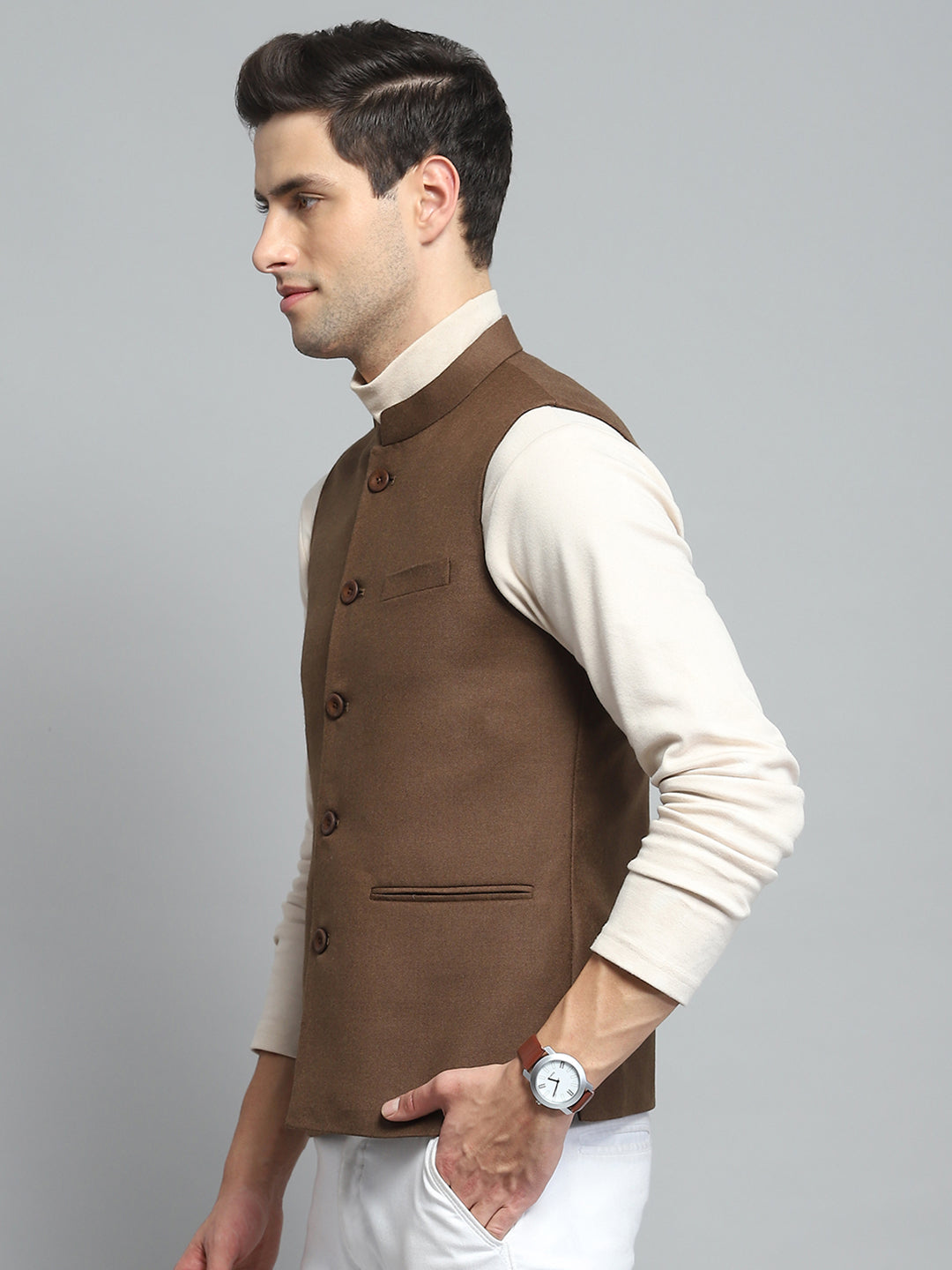 Men Brown Solid Band Collar Sleeveless Nehru Jacket