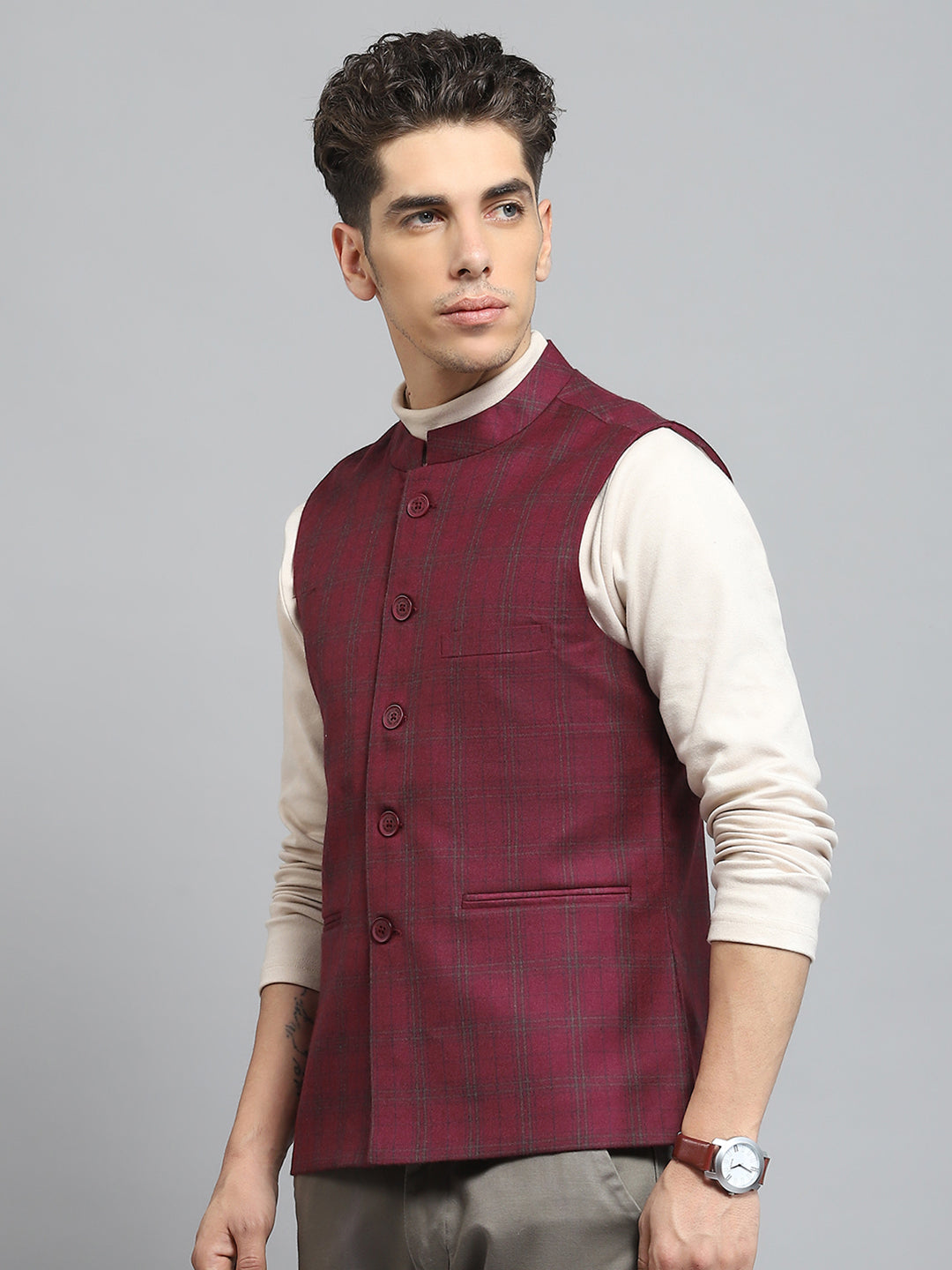 Men Maroon Solid Band Collar Sleeveless Jacket