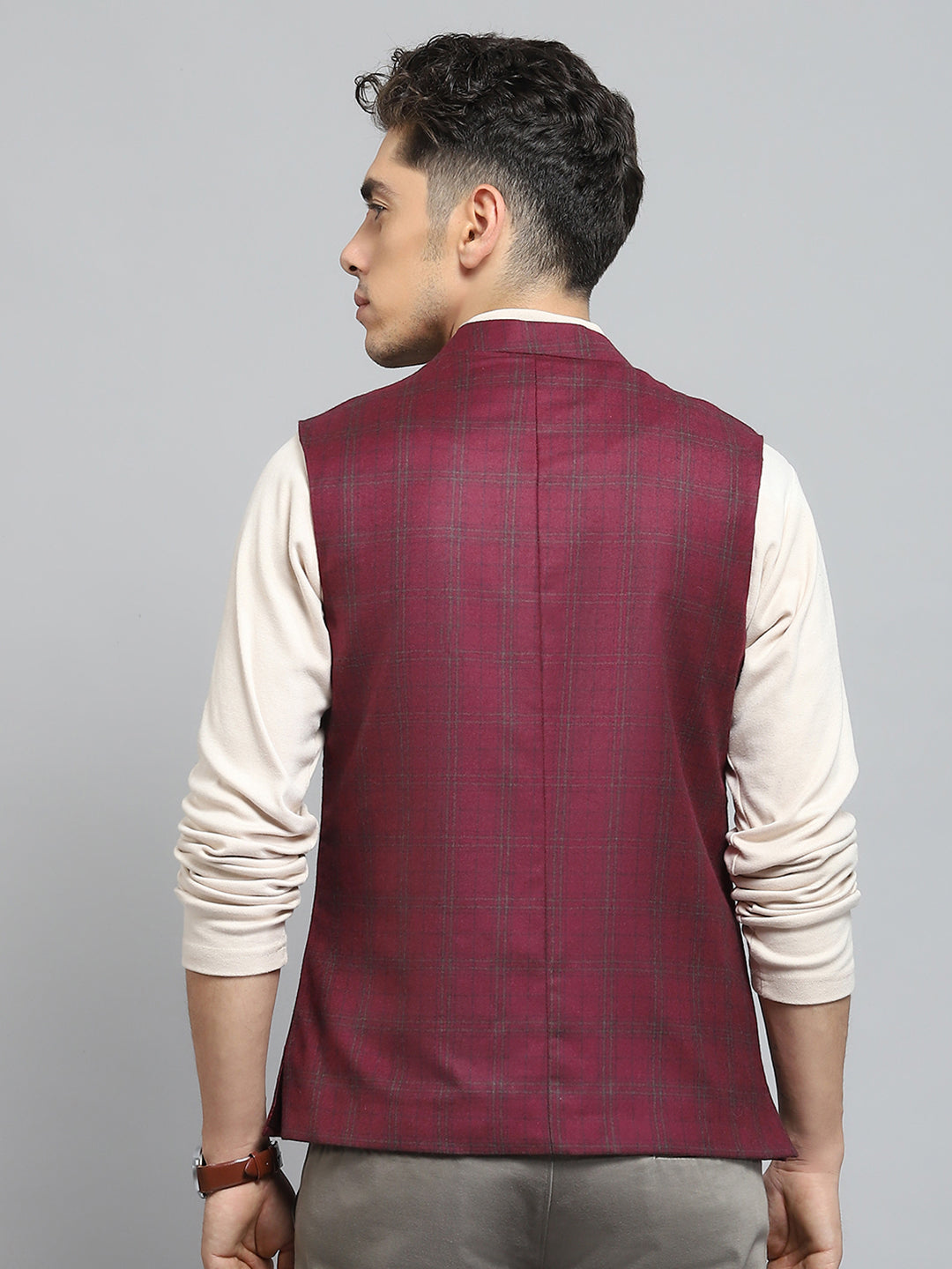 Men Maroon Solid Band Collar Sleeveless Jacket