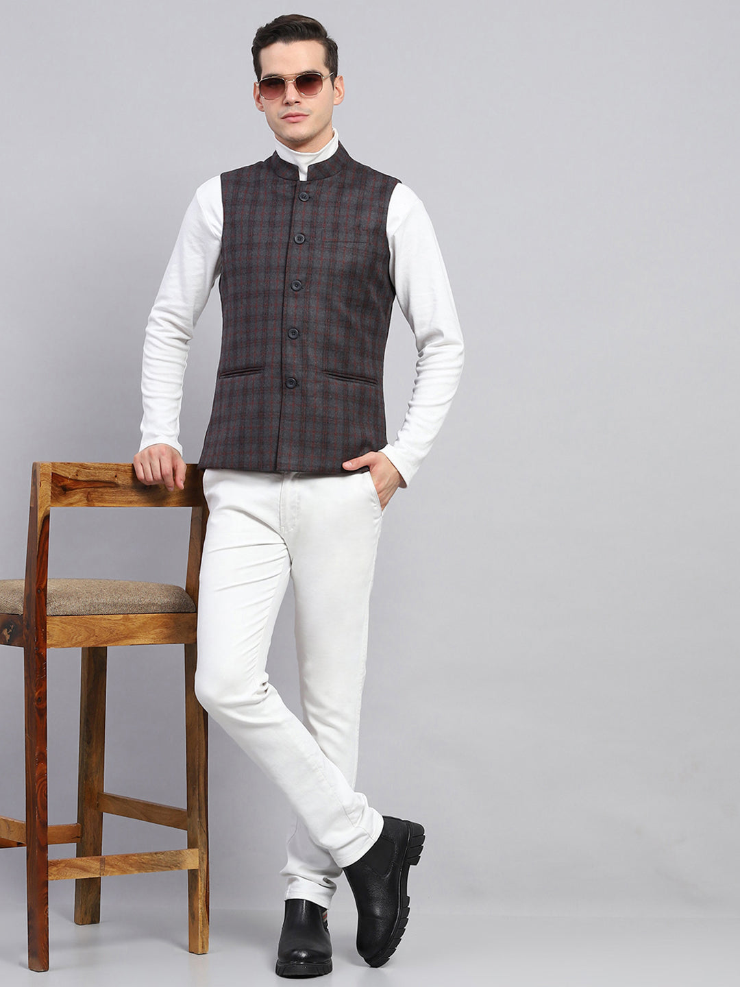 Men Grey Check Band Collar Sleeveless Jacket