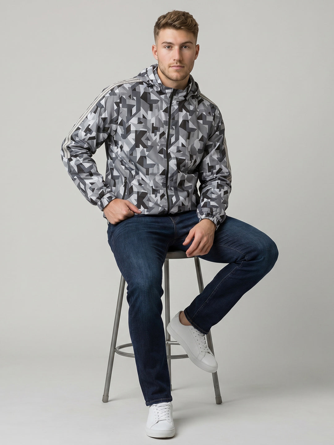 Men Grey Geometric Block Detachable Hood Full Sleeve Jacket