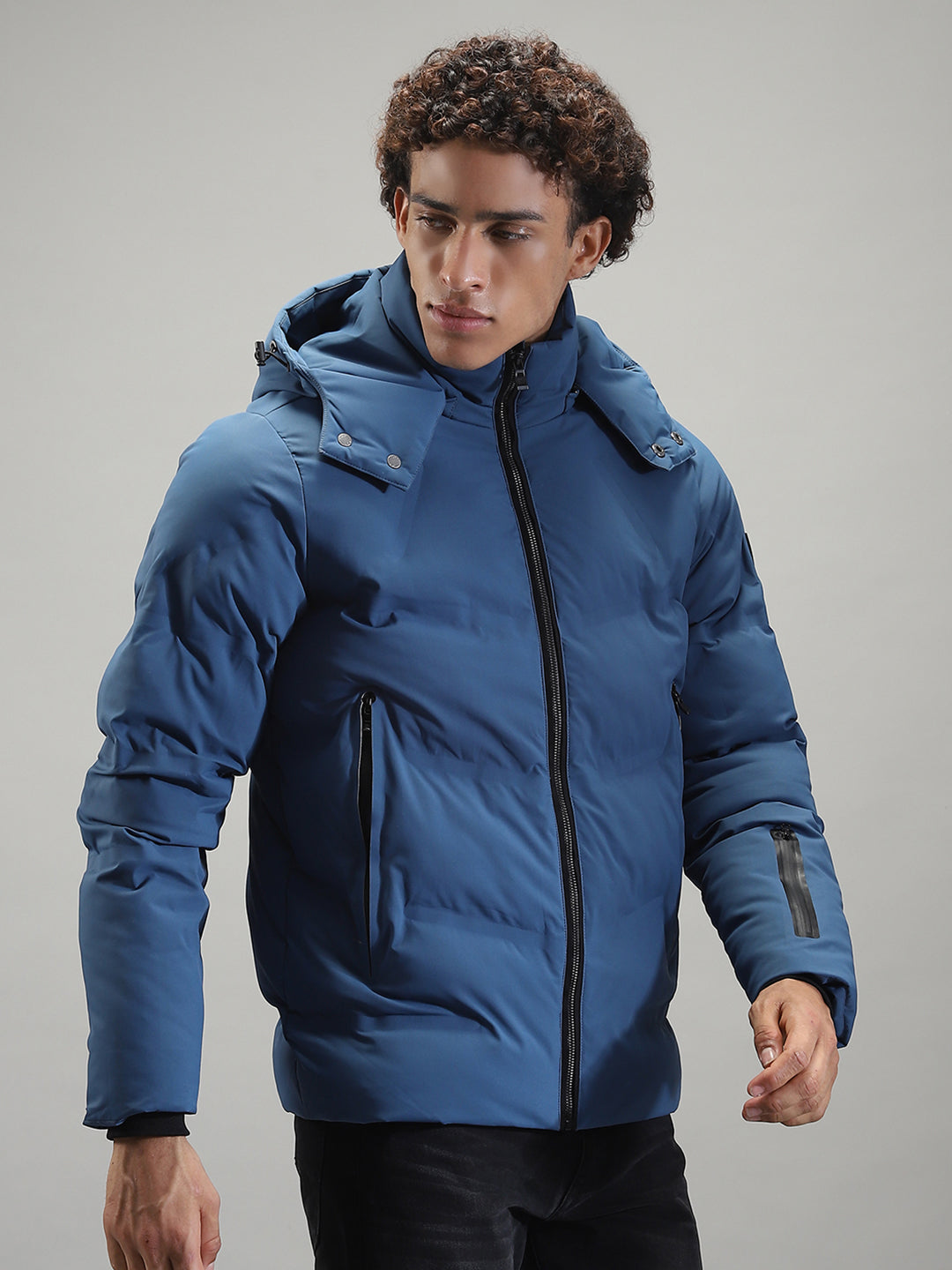 Men Blue Solid Hooded Full Sleeve Jacket
