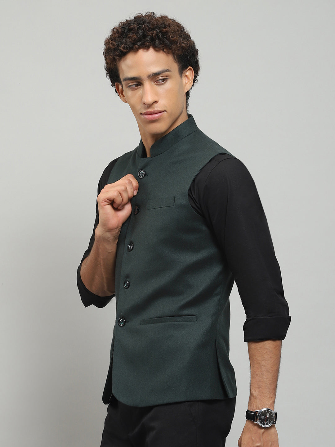 Men Green Solid Band Collar Sleeveless Nehru Jacket