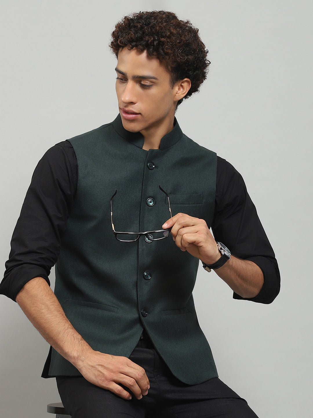 Men Green Solid Band Collar Sleeveless Nehru Jacket