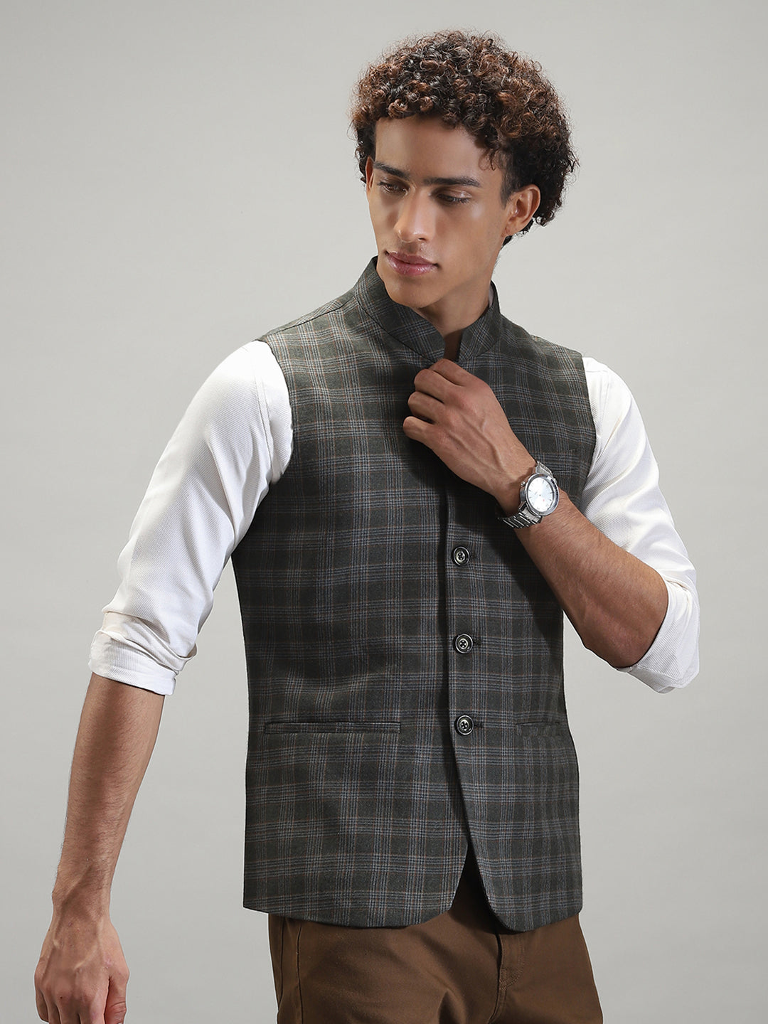 Men Olive Check Band Collar Sleeveless Jacket