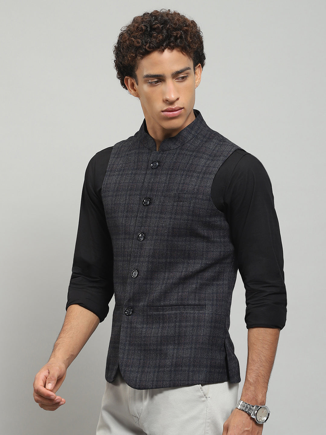 Men Grey Solid Band Collar Sleeveless Jacket