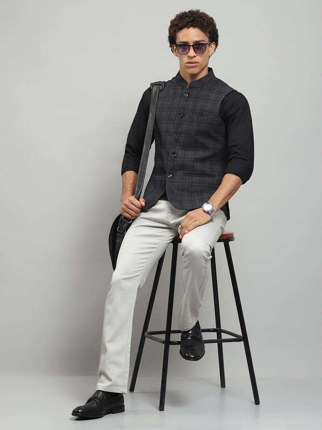 Men Grey Solid Band Collar Sleeveless Jacket