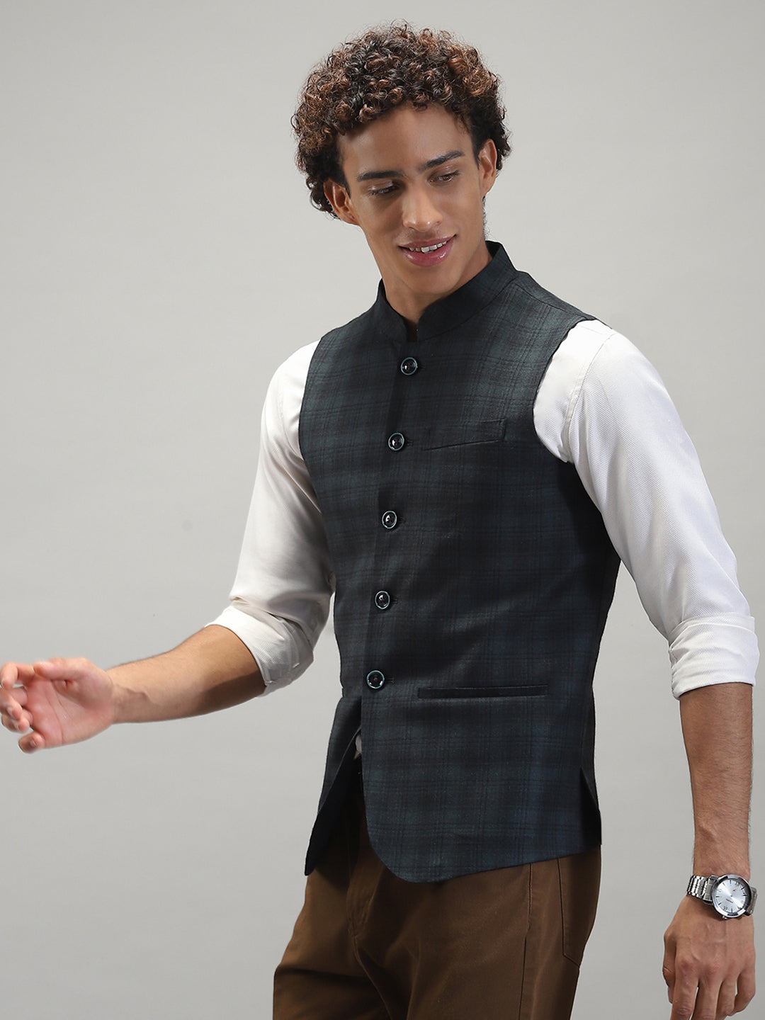 Men Green Solid Band Collar Sleeveless Nehru Jacket