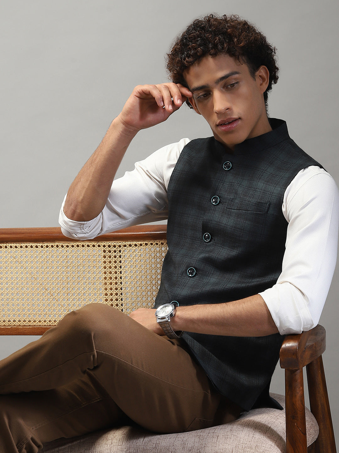 Men Green Solid Band Collar Sleeveless Nehru Jacket