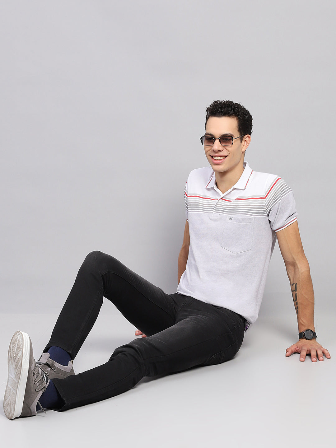 Men White Stripe Collar Half Sleeve T-Shirt