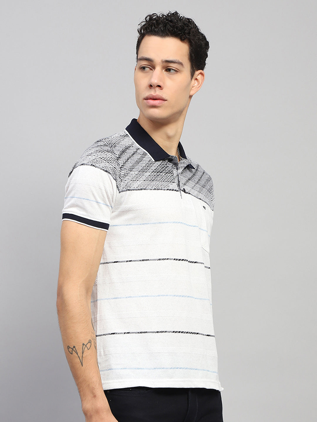 Men White Stripe Collar Half Sleeve T-Shirt