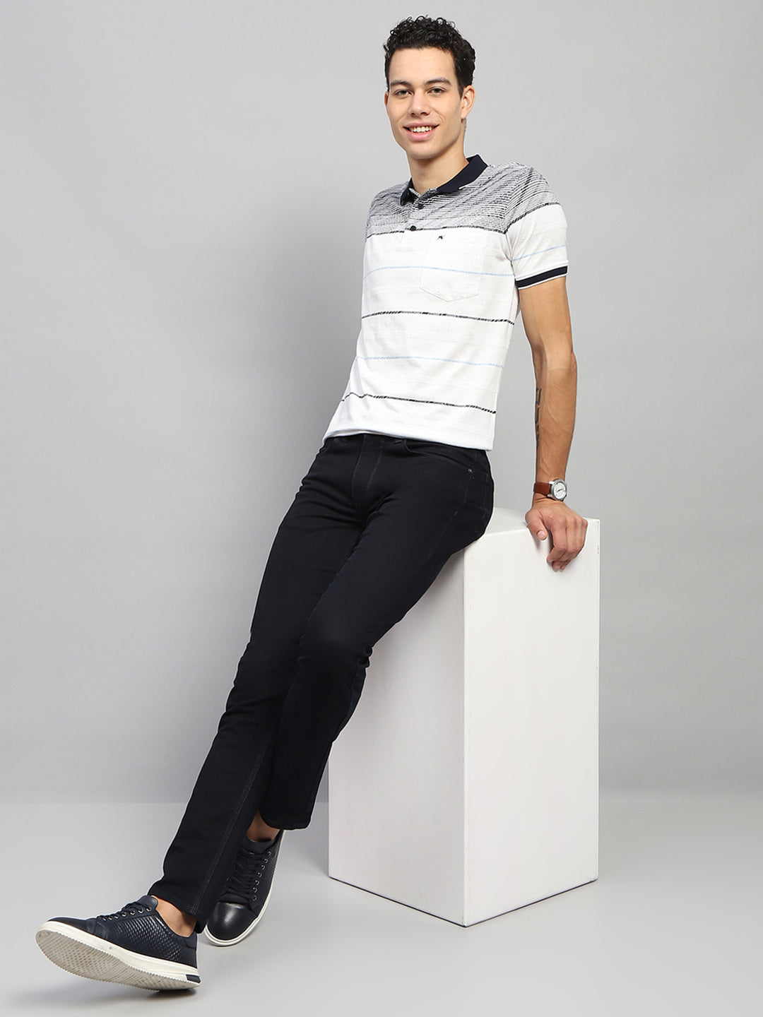 Men White Stripe Collar Half Sleeve T-Shirt