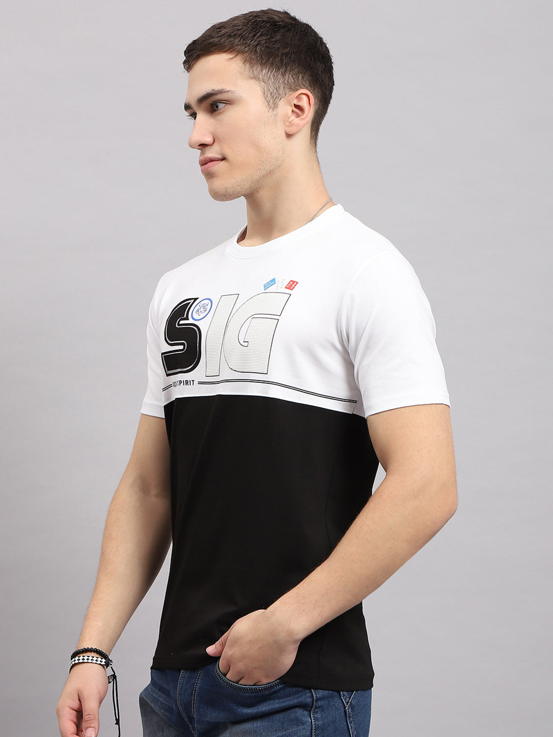 Men Black & White Printed Round Neck Half Sleeve T-Shirt