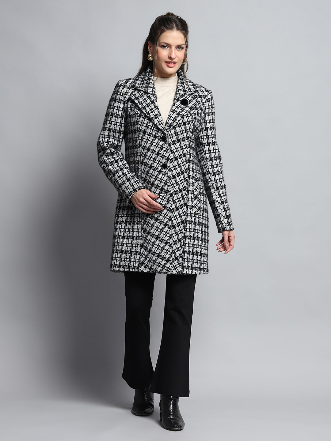 Women Black & White Check Notch Lapel Collar Full Sleeve Coat