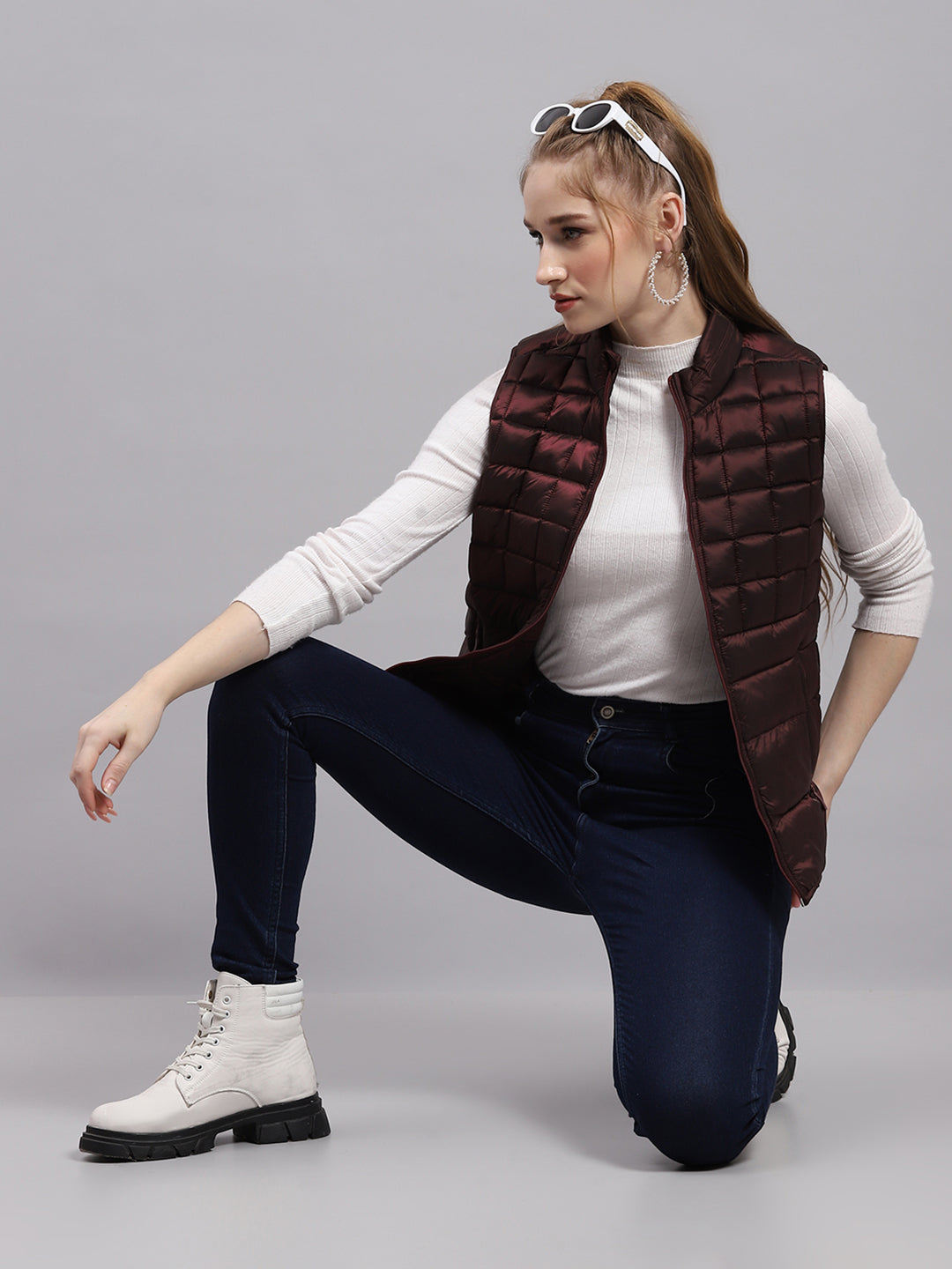 Women Maroon Self Design Collar Sleeveless Puffer Jacket